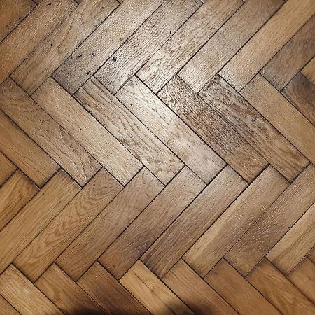 Takie Studio, Ze Zal Nie Wynajac Lodz  Luaran gambar